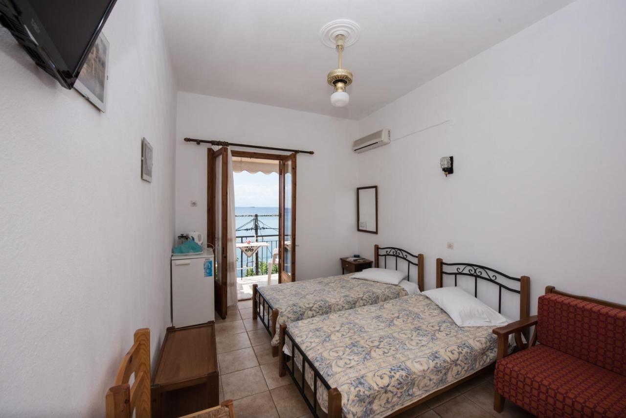 Orfanos Loutraki Rooms Exterior foto