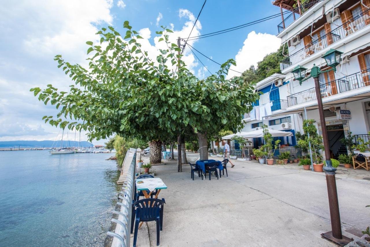 Orfanos Loutraki Rooms Exterior foto