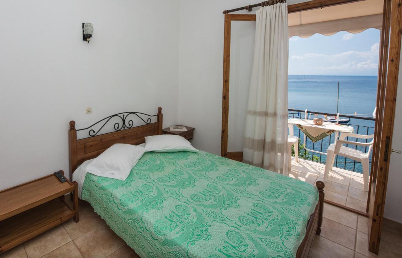 Orfanos Loutraki Rooms Exterior foto
